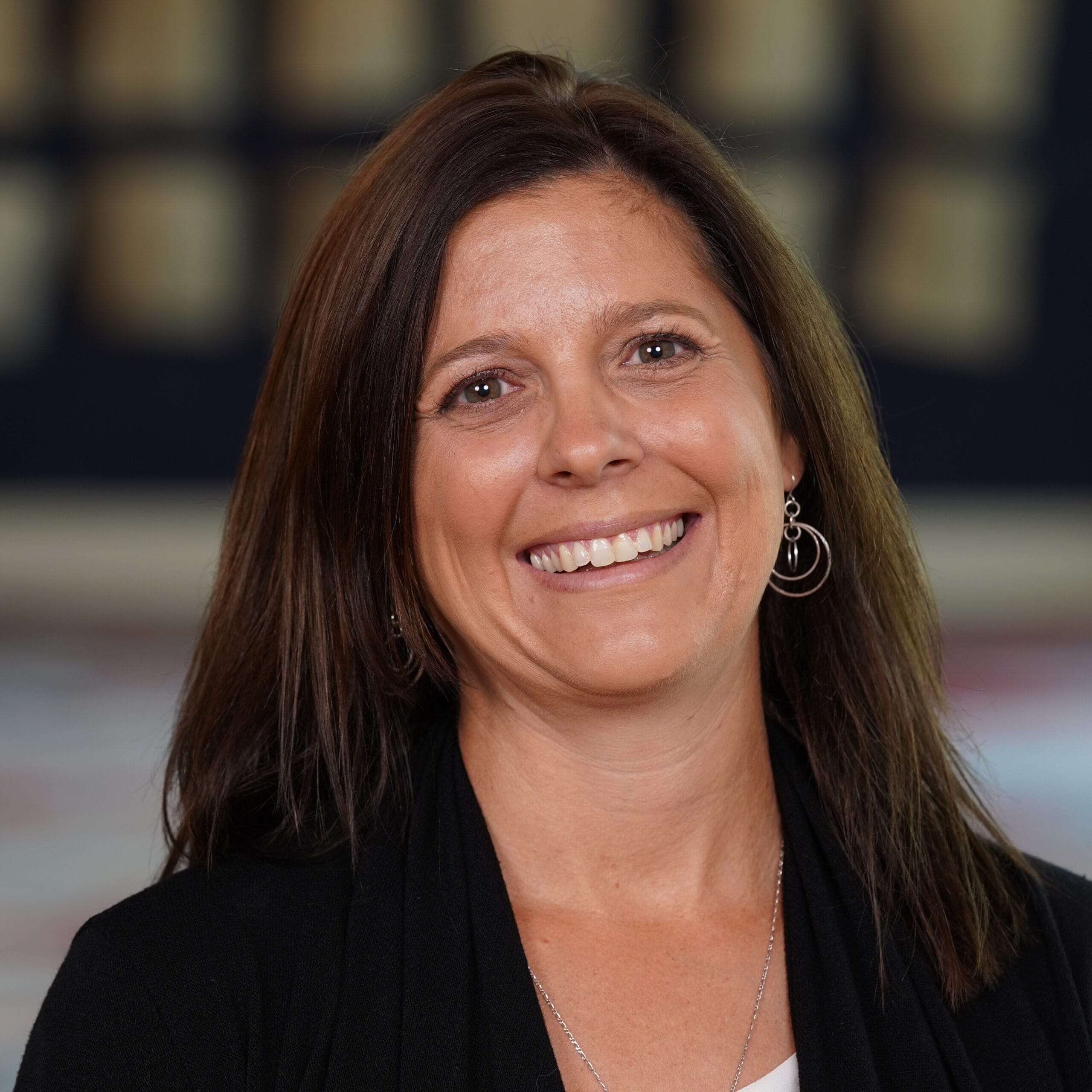 Simons, Erin headshot