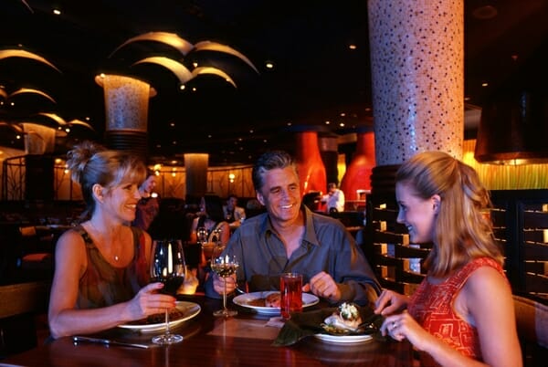 DL3-90 Guests Dining May 2001 MRA DL3-90 Guests Dining May 2001 MRA