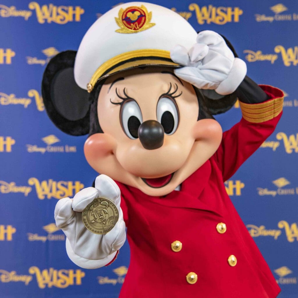 Disney Wish - Captain Minnie